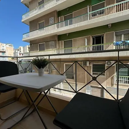 2' From Metro Station Apartment *